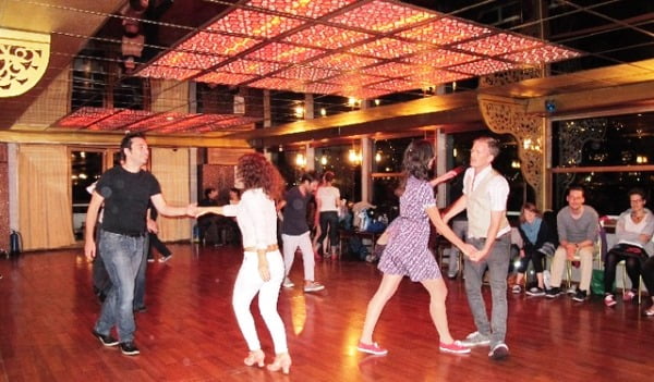 Занятия танцами в Стамбуле