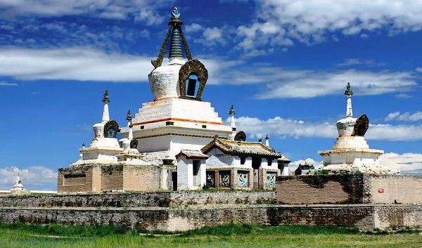 Эрдэни-Дзу — первый монгольский монастырь Будды